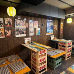 昭和感溢れるテーブル席もご用意しております♪