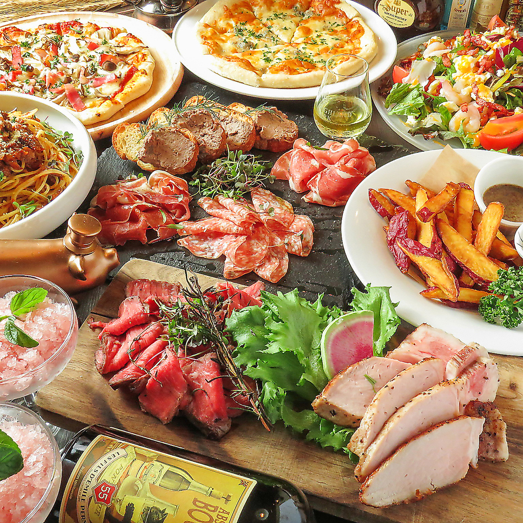 お酒にぴったりの料理もラインナップ豊富にご用意しております。お料理に合うお酒などご相談ください