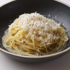 トリュフ香るたっぷりチーズのパスタ
