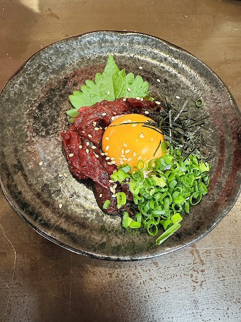 馬ユッケは贅沢な一品・・・