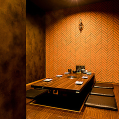 全８部屋の完全個室。家族や友人と落ち着いた空間でお肉を堪能してください