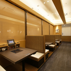 小人数～大人数まで様々なシーンでご利用頂けます。