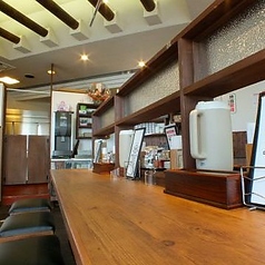 ラーメン店といえばカウンター席♪お一人様でゆっくりお過ごし頂くのもお薦め♪