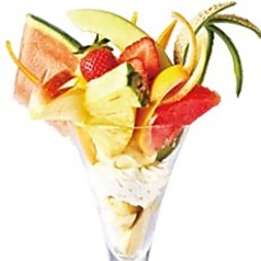 フルーツパフェ
