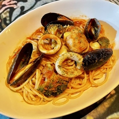 海鮮トマトソースパスタ