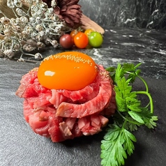 黒毛和牛の極とろユッケ