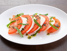 トマト・モッツレラチーズ・大葉オリーヴオイル