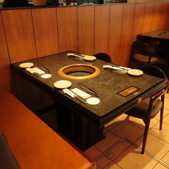 ゆったりとしたご利用いただけるお席です。少人数でも可