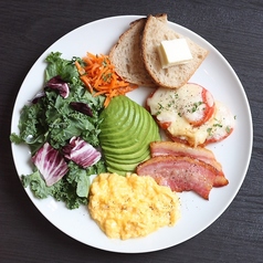 【C set】Bread, avocado, grilled tomato, carrot rapee, kale, bacon, scrambled eggs