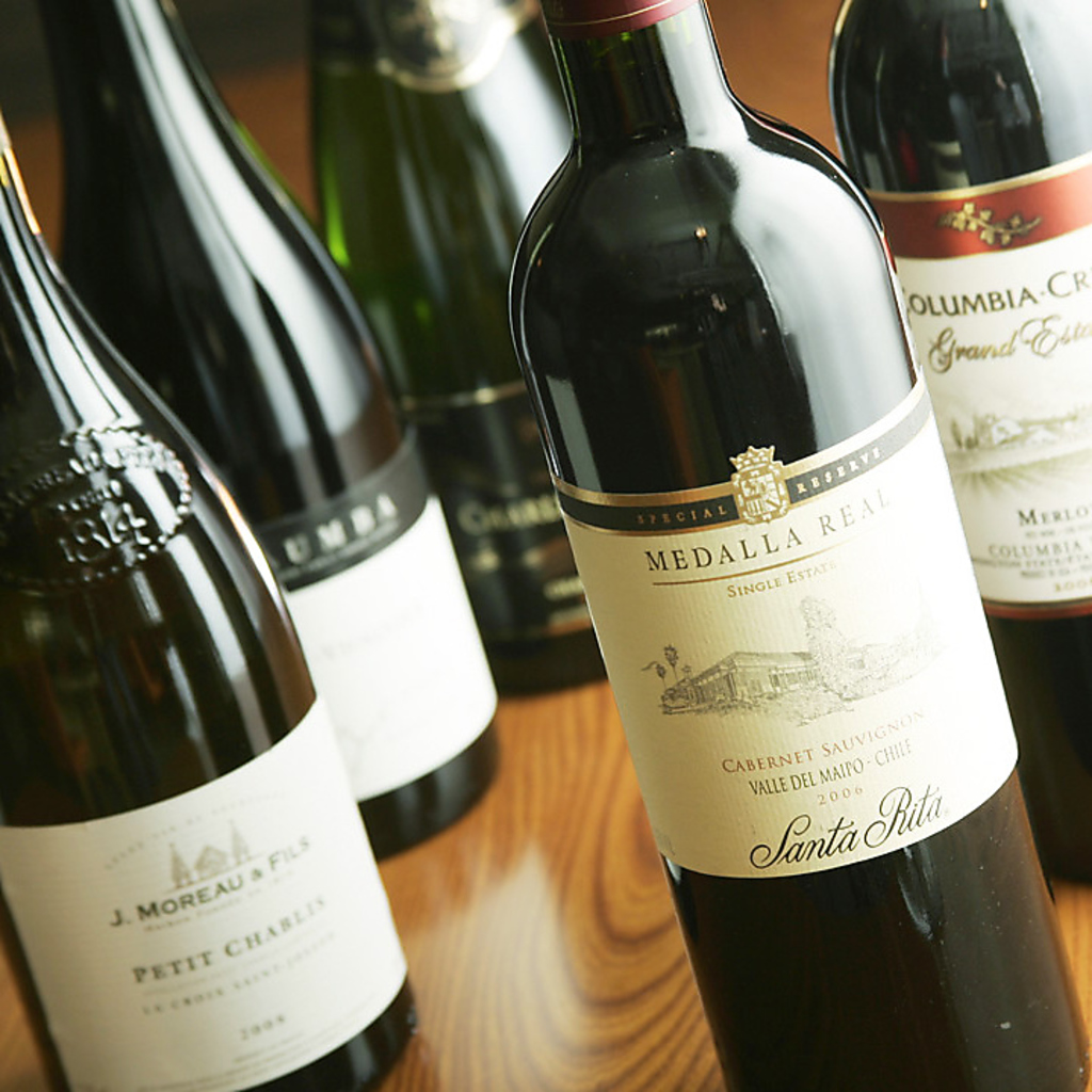 グラスワイン10種類￥650～☆ボトルワイン40種類￥3000～☆