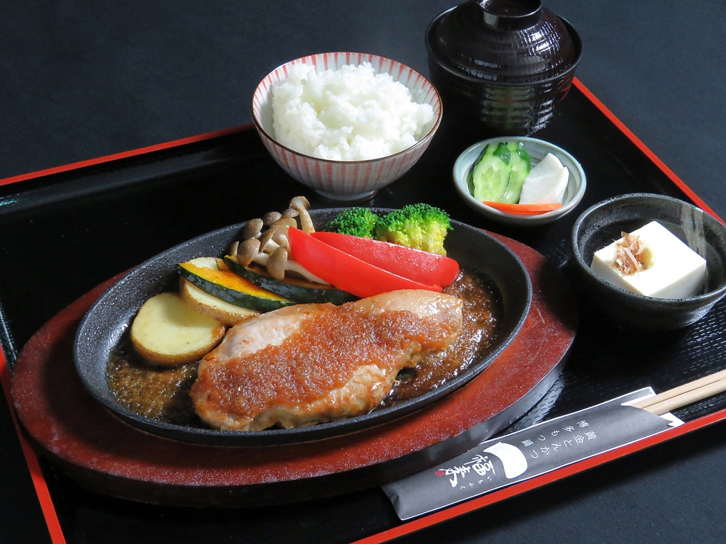 手作りの一福来オリジナルのお料理を堪能してください。