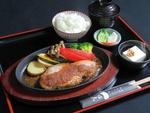 手作りの一福来オリジナルのお料理を堪能してください。