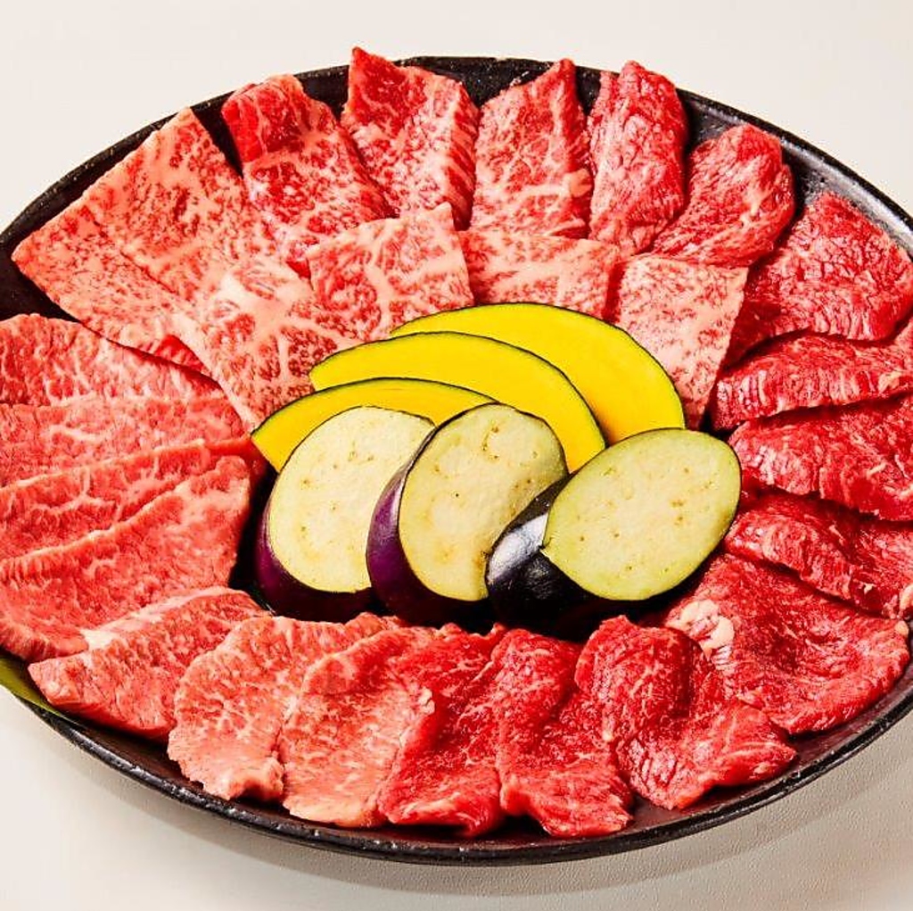 信州和牛の豪華盛合せもご用意しております。ご家族やグループ様におすすめです。