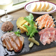 様々なお肉多数取り揃えております。