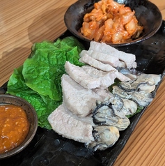 冬季限定だった牡蠣料理がグランドメニュー化！牡蠣チヂミ、牡蠣クッパなどこだわりの牡蠣料理あります★の写真