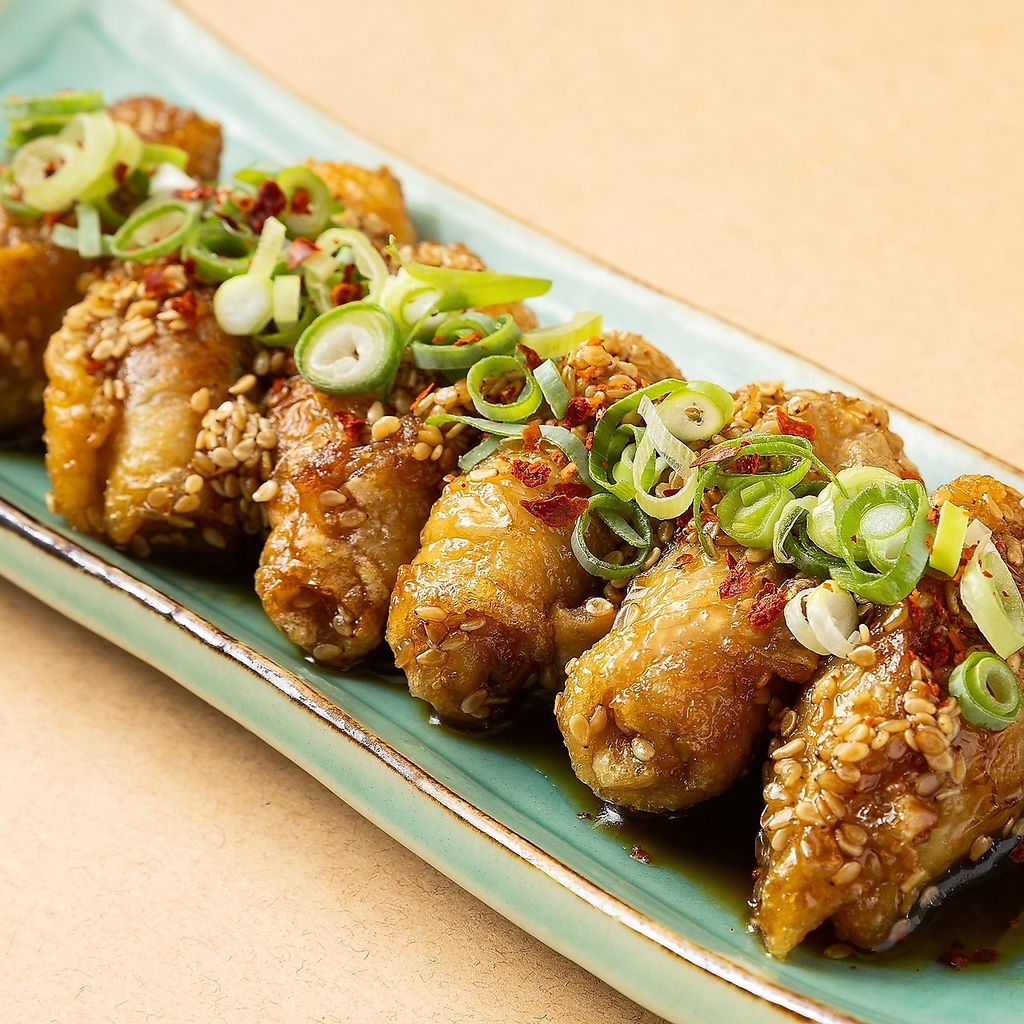 【おすすめ料理】鶏皮餃子甘タレ絡め