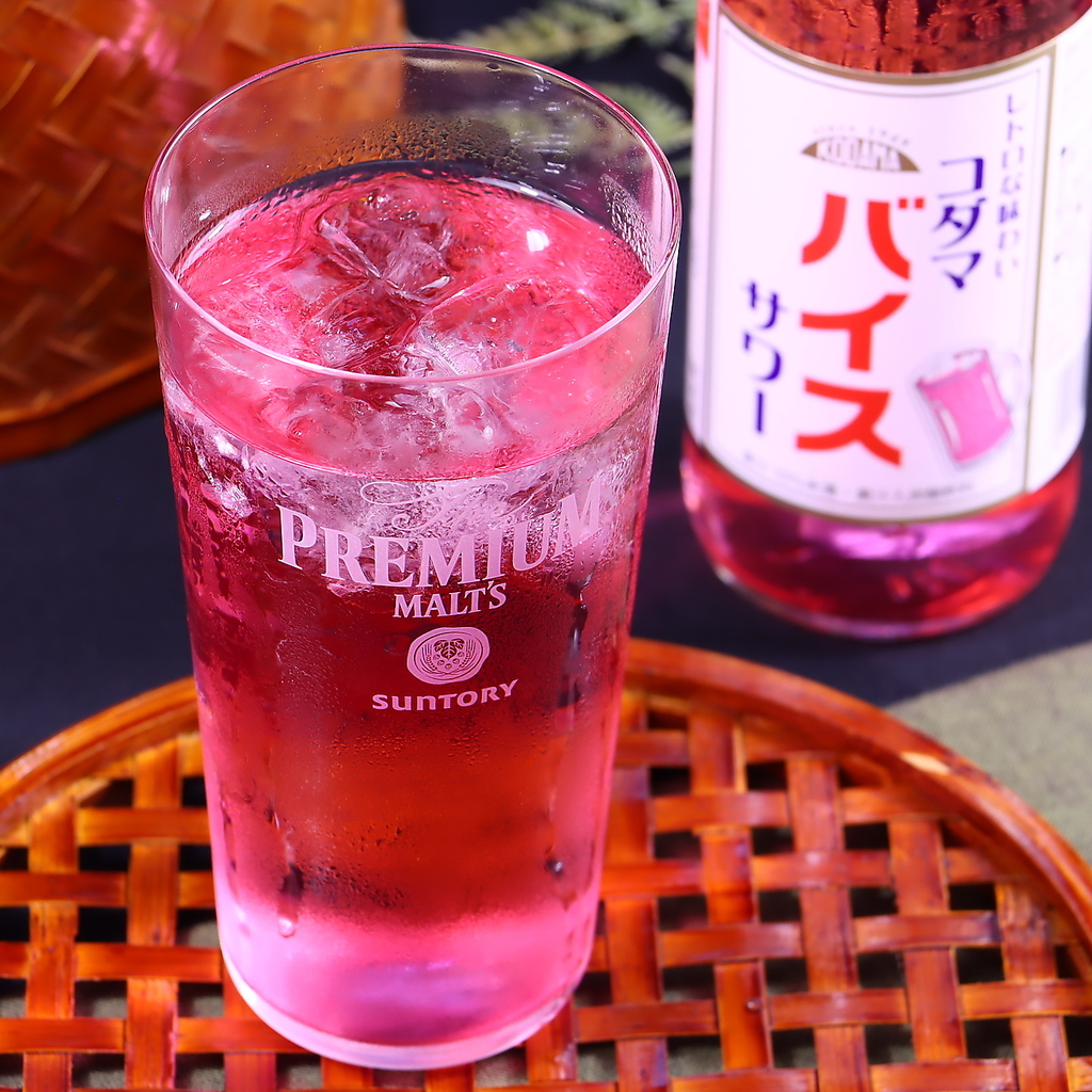 フルーツがゴロゴロ入ったフルーツサワーや梅しその爽やかな味を楽しめるバイスサワーもあります◎