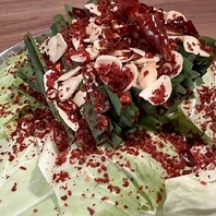 旨みが溢れる極上の絶品鍋に舌鼓！