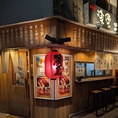 【カウンター】お店のお外に屋台風の雰囲気抜群のお席がございます。お一人様や、ちょい飲みのお客様なども大歓迎です♪1名様から3名様までご利用可能です。