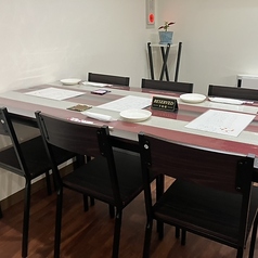 6名掛けテーブルを2席ご用意しております。