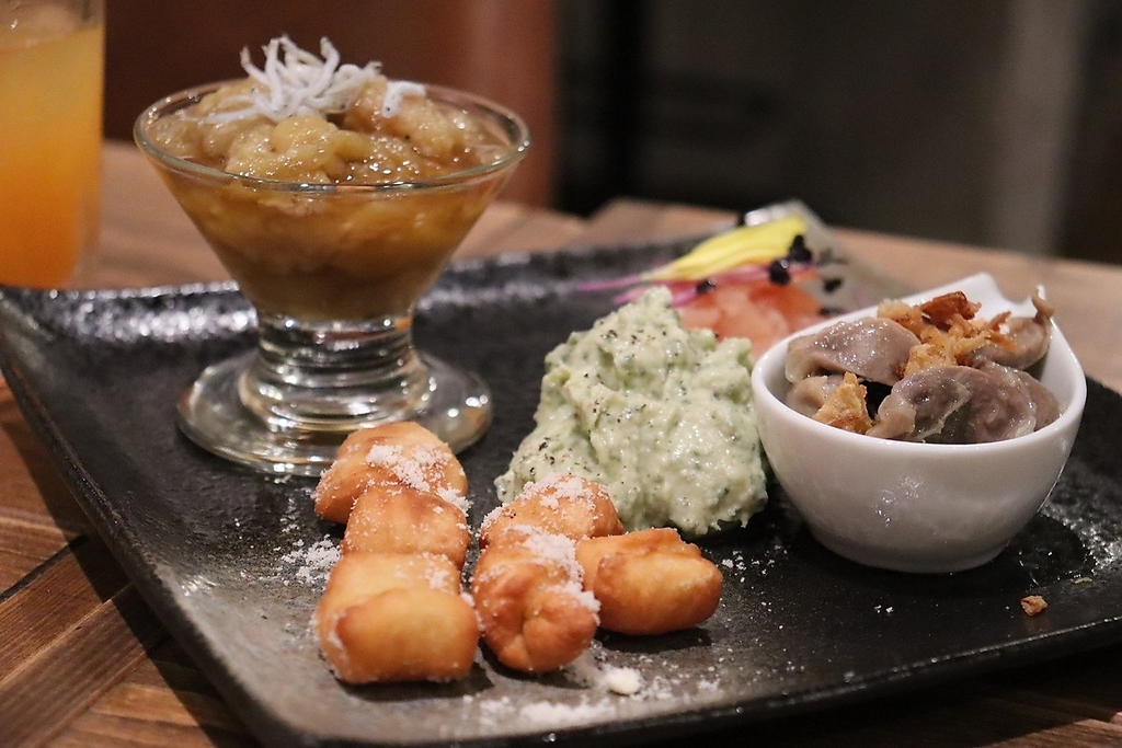 お酒のお供にぴったりな、趣向を凝らした前菜盛り合わせ。迷った時はぜひこちらをご注文ください。