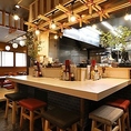 カウンター席もございますので1名様でもゆったりとくつろげます。お仕事終わりやランチ終わり、自分へのご褒美、ちょっと小腹がすいた、、など。ぜひお立ち寄りください。