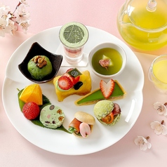 【3月～4月】いちごと桜の抹茶アフタヌーンティープレート