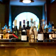 マリアージュを愉しむ、豊富なワインラインナップ