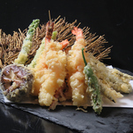 串物・海鮮は勿論、天麩羅、馬刺し等素敵な料理を多彩にお楽しみ頂けます。