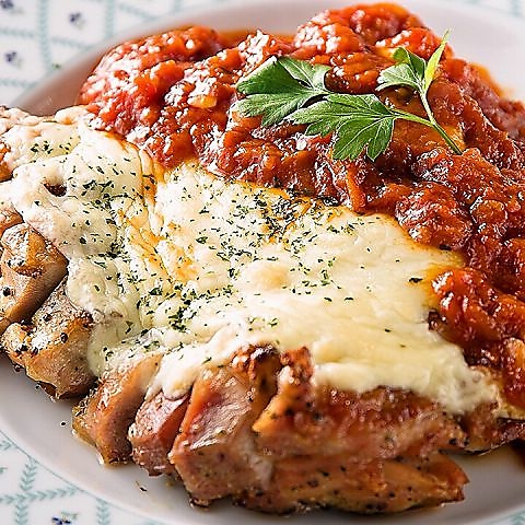 現地から取り寄せた種類豊富なスパイスで作る【世界各国の本場エスニック料理】