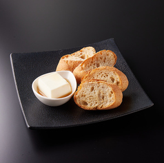 クリームチーズ豆腐とバケット