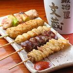 備長炭で丁寧に焼上げた自慢の串焼きはお酒との相性も抜群！おひとり様やお仕事帰りのサク飲みにも◎
