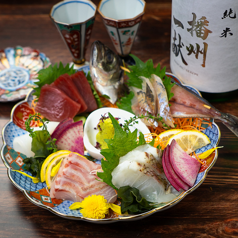 中野駅近くで昼飲みから宴会まで使える海鮮居酒屋。鮮魚・寿司・日本酒と自慢のお店。