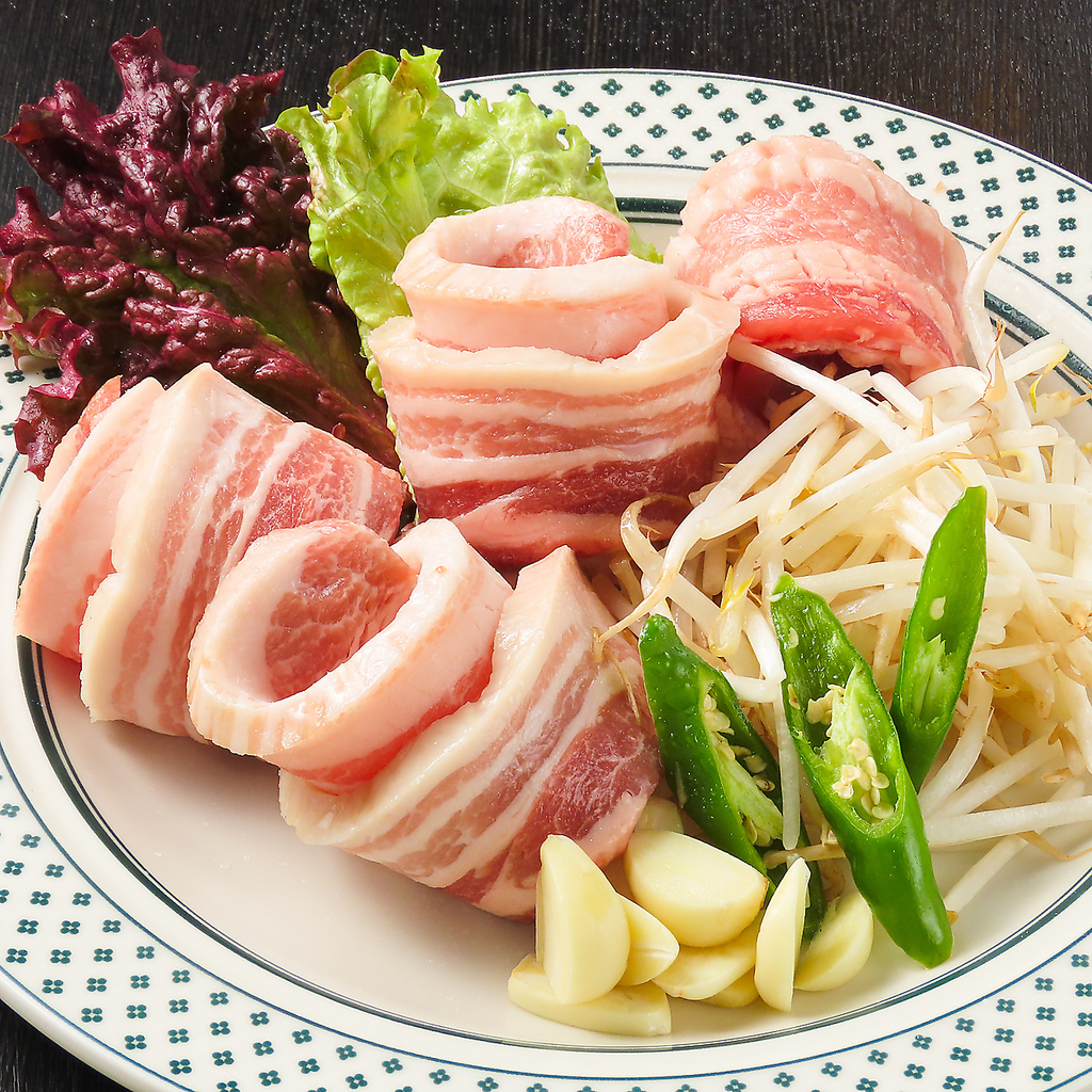 本場韓国、釜山で修行を積んだシェフが贈る本格韓国料理！