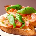 料理メニュー写真&nbsp;トマトとバジルのブルスケッタ★Tomato &basil bruschett