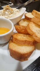 チーズ豆腐のバケットのせ