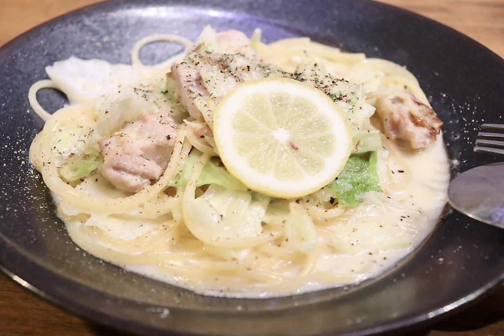 季節の食材を取り入れたパスタを月替わりでご提供。訪れるたびに新たな美食と出会えるのも魅力です。