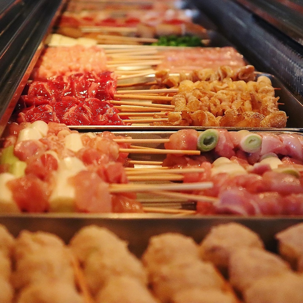 魚串・牛串・野菜串・いろいろ串・盛り合わせ・豚串・鶏串などここにしかない串焼きが全40種以上も！