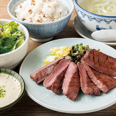 牛たんサラダ定食