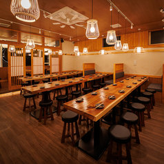 《20~30名様向け》◆幹事様必見！30人以上の宴会も開催可能！歓迎会や同窓会などの大人数のご宴会も開催可能となっております。大切な方々と思い出に残る素敵なひと時を、自慢のお料理と共に堪能してみませんか？飲み放題付きコースも多数取り揃えておりますので、ぜひ利用ください。