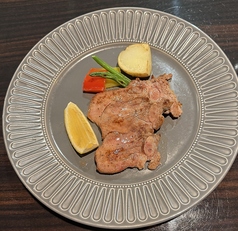 仔牛の牛タンステーキ