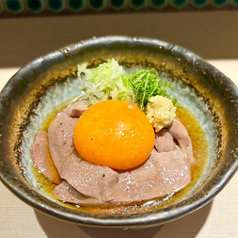 新鮮卵とレバーユッケ