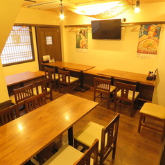 仕事帰りに同期とほっと一息の一杯や焼き鳥女子会などの少人数のご利用にも最適♪