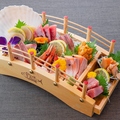 料理メニュー写真&nbsp;海王マグロ盛りと旬の鮮魚アーチ橋盛り合わせ