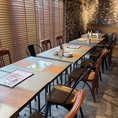 ★木目調のテーブル席★落ち着いた雰囲気の店内で、ゆったりとお食事をお楽しみいただけます◎広々としたお席は、各種宴会やお集まり・お食事などにおすすめです！