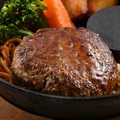 料理メニュー写真&nbsp;《定番》黒毛和牛100%やぎやハンバーグ 150g