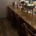 お一人様も気軽にご利用いただけるカウンター席は、楽しい会話が弾む理想的な空間となっております♪