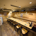 【はなれ】2階テーブル個室。中団体様向けで10～18名様まで貸切でもご利用可能です。