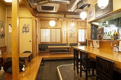 カウンター席ございます。