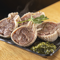 料理メニュー写真&nbsp;名物ハチノス包み肉